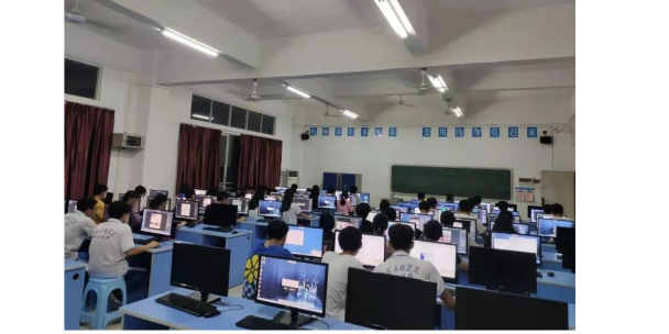 興國(guó)學(xué)生電子信息 大亞灣眾凱教育以貼心服務(wù)賦能信息技術(shù)咨詢(xún)